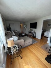 123 Hibbert St, Unit 4 in Arlington, MA - Building Photo - Building Photo