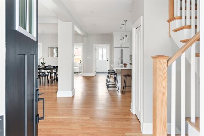 16 Bartlett St in Somerville, MA - Building Photo - Building Photo