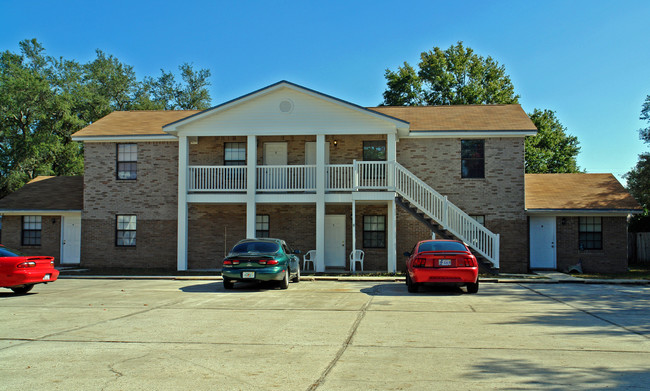 202 Davenport Rd in Fort Walton Beach, FL - Foto de edificio - Building Photo