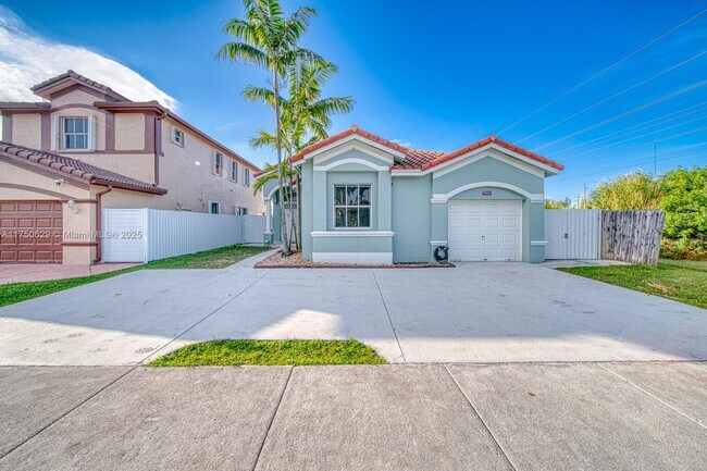 13624 NW 9th St in Miami, FL - Building Photo - Building Photo