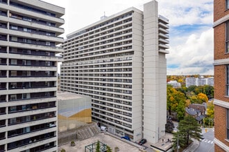 Yonge Eglinton Apartments – Duplex in Toronto, ON - Building Photo - Building Photo