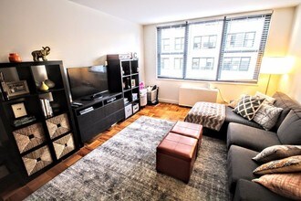 333 E 49th St-Unit -6 in New York, NY - Foto de edificio - Building Photo