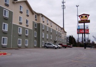 Extended Stay Select Suites - Bentonville in Bentonville, AR - Building Photo - Building Photo