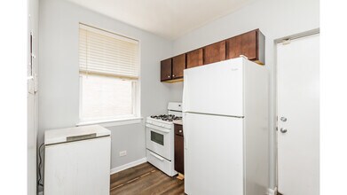 2414 N Kilbourn Ave in Chicago, IL - Building Photo - Building Photo