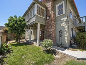 1821 Cypress Ave in San Diego, CA - Building Photo - Building Photo