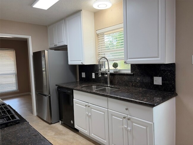 property at 28922 Savannah Dr