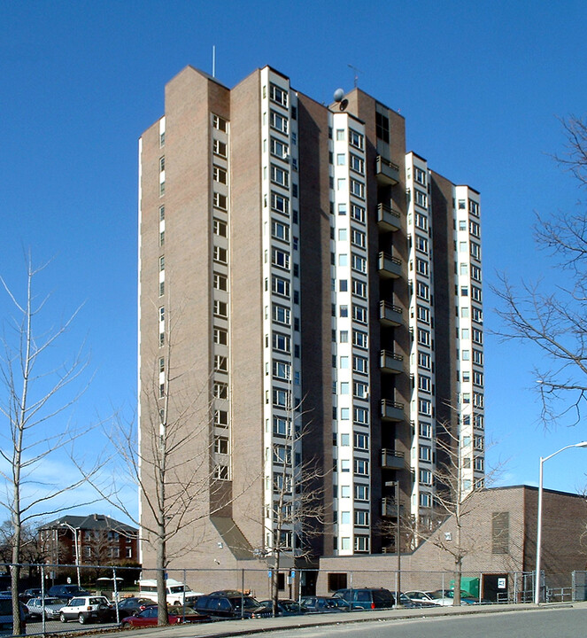 Belmont Tower Apartments in Worcester, MA - Building Photo