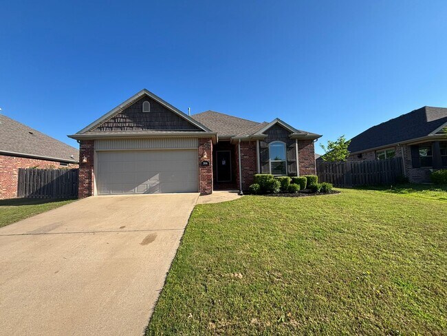 3556 W Country Mdws St in Fayetteville, AR - Foto de edificio - Building Photo