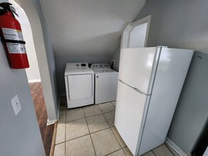 1119 Lake St in Kalamazoo, MI - Foto de edificio - Building Photo