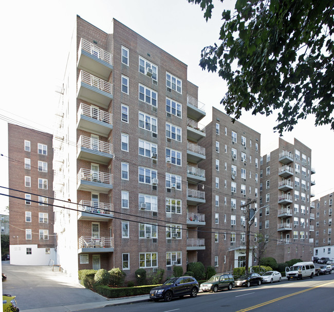 The Parkway Terrace in Yonkers, NY - Building Photo - Building Photo