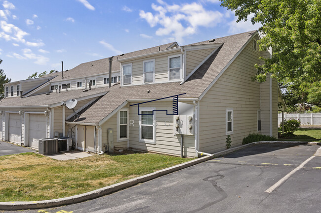 77 Pheasantbrook Cir in Centerville, UT - Building Photo - Building Photo
