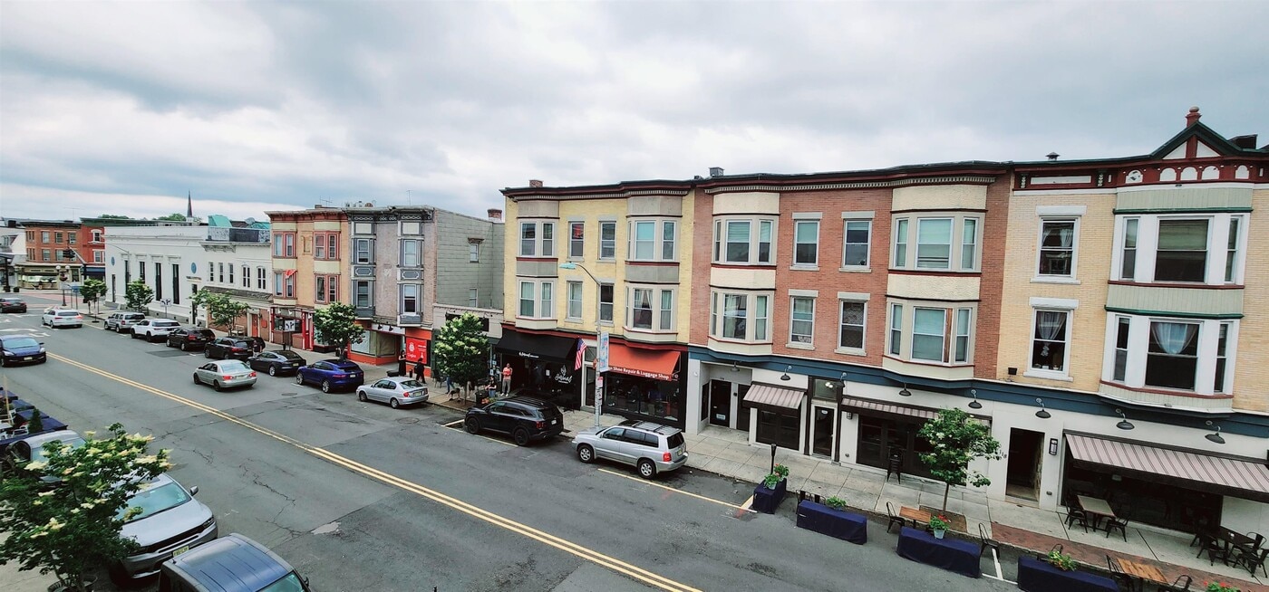 133 E Broad St in Westfield, NJ - Building Photo