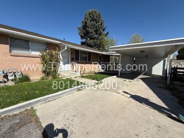 property at 2934 S Adams St
