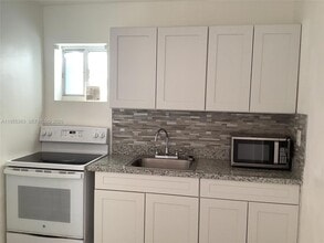 3620 SW 13th Terrace in Miami, FL - Foto de edificio - Building Photo