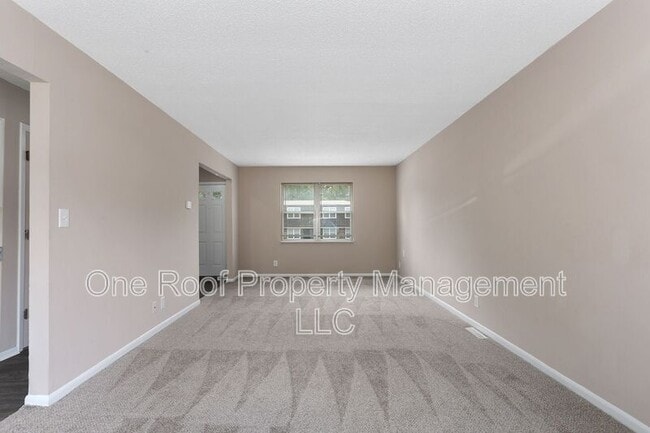 701 Linwood Dr in Harrisonville, MO - Building Photo - Building Photo