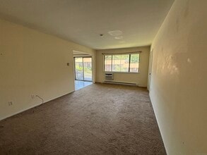 111 Kennedy Dr in Bridgeport, CT - Building Photo - Building Photo