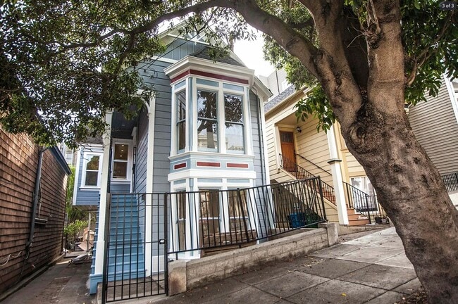 property at 2715 Sutter St