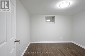 23 Mountland Dr in Toronto, ON - Building Photo - Building Photo