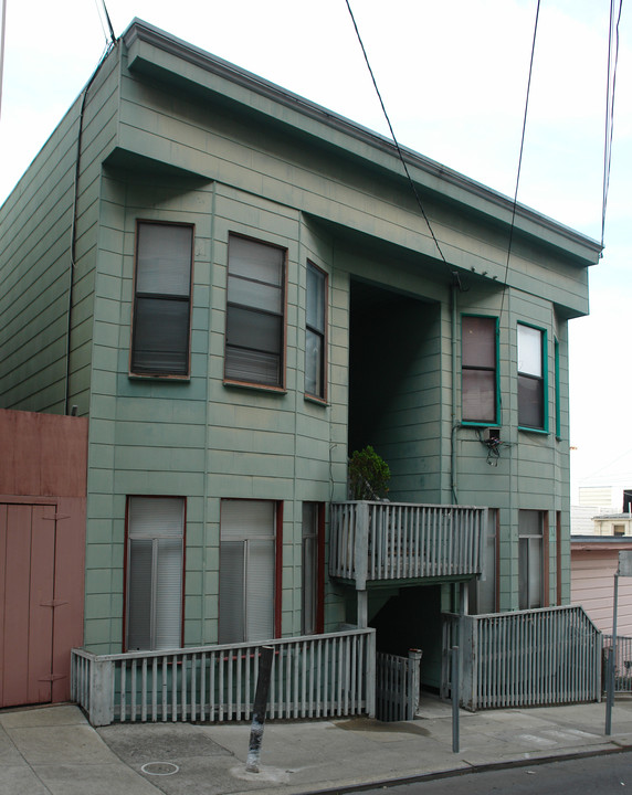 126-136 Valparaiso St in San Francisco, CA - Building Photo