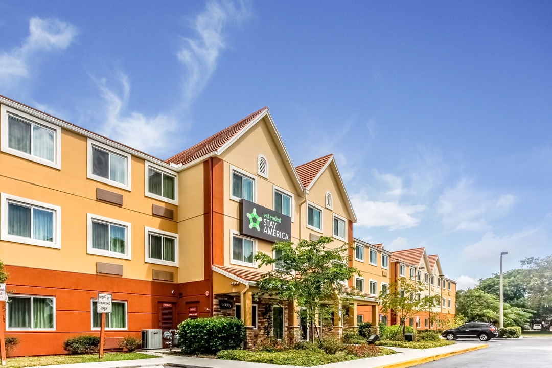 Furnished Studio - Miami Photo