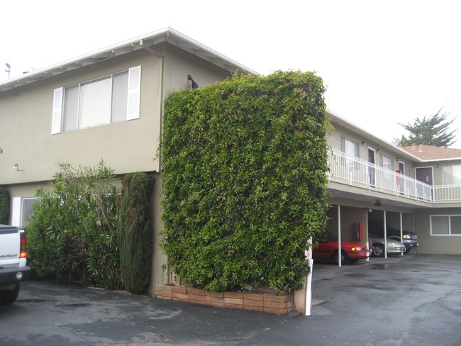 590 Ralston Ave in Belmont, CA - Building Photo - Building Photo