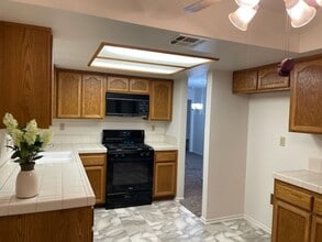 19052 Primrose Ln in Apple Valley, CA - Building Photo - Building Photo
