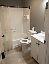 5726 Beechcroft Rd in Columbus, OH - Building Photo - Building Photo