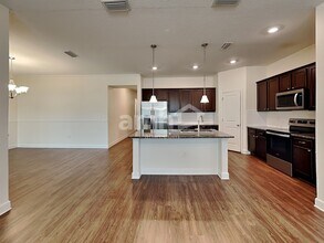 313 Pine Terrace Dr in Ruskin, FL - Building Photo - Building Photo