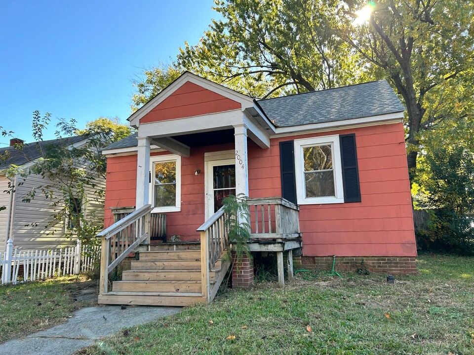 2004 Halifax Ave in Richmond, VA - Building Photo