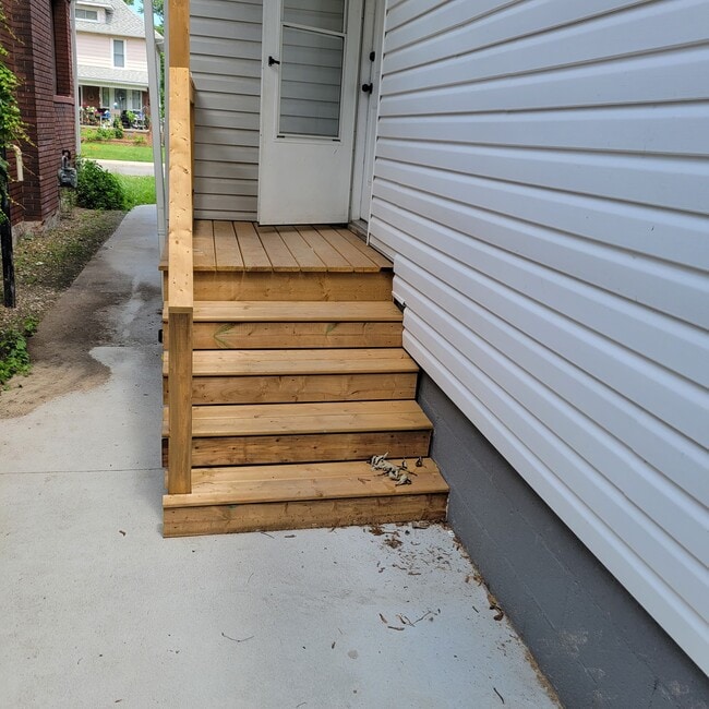 693 Moy Ave in Windsor, ON - Building Photo - Building Photo
