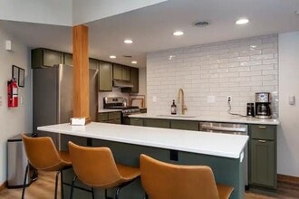 6011 South Ct in McFarland, WI - Building Photo - Building Photo