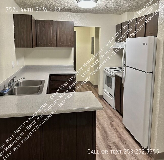 7521 44th St W
