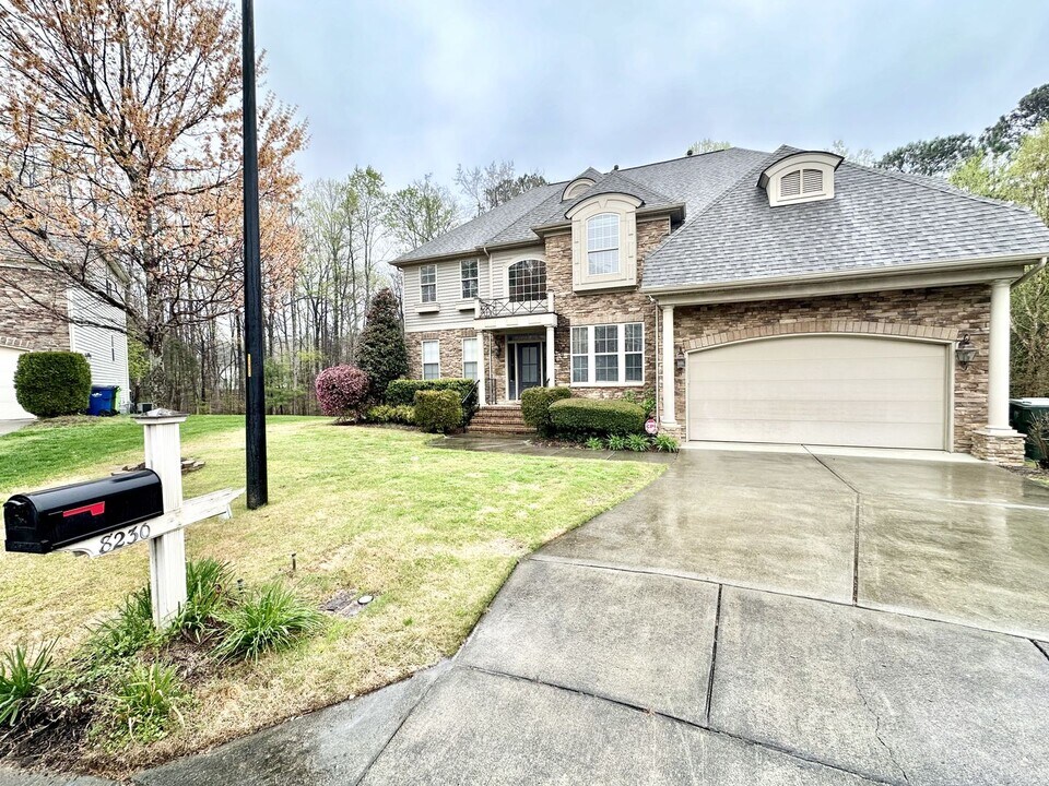 8230 Cushing St in Raleigh, NC - Building Photo