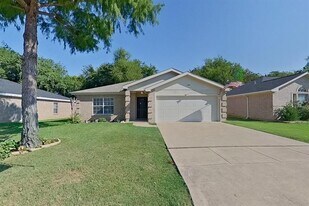 2528 Granite Pass in Glenn Heights, TX - Building Photo