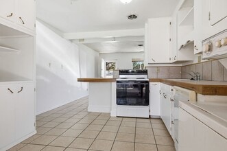 Adorable 2 bedroom 1 bath apartment! in Alamogordo, NM - Building Photo - Building Photo