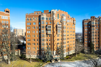 The Walnuts in Kansas City, MO - Building Photo - Building Photo