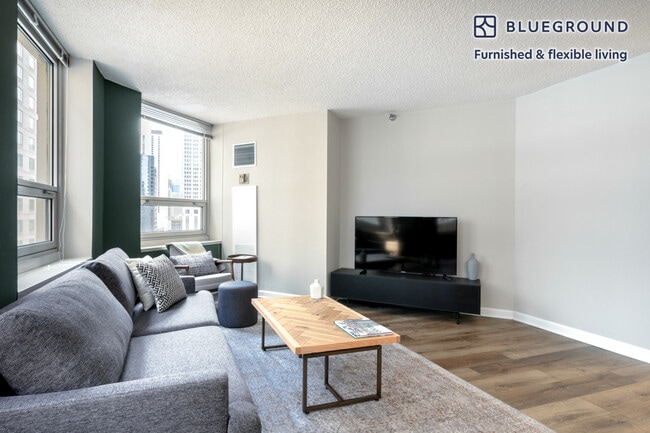 750 N Rush St, Unit FL11-ID165 in Chicago, IL - Building Photo - Building Photo