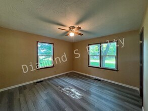 1277 E Wayland St in Springfield, MO - Building Photo - Building Photo