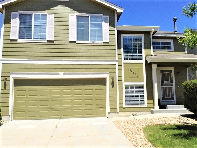 14561 E Elk Pl in Denver, CO - Building Photo
