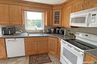 30 1/2 Bartlett Ave in Norwalk, CT - Building Photo - Building Photo