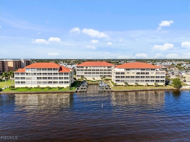 property at 4235 SE 20th Pl