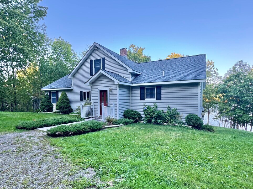 5 Bracken Ln in Stockton Springs, ME - Building Photo
