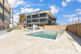 4289 Lac Saint Pierre Dr in Harvey, LA - Building Photo