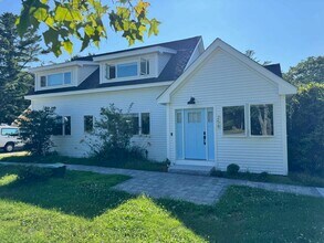 258 Wentworth Rd in New Castle, NH - Building Photo - Building Photo
