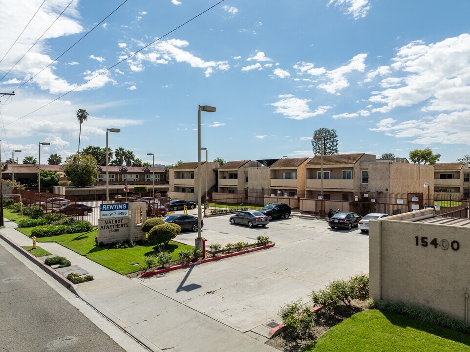 Walnut Apartments in La Puente, CA - Foto de edificio
