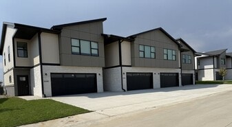 Diamond Ridge Estates in Grimes, IA - Building Photo