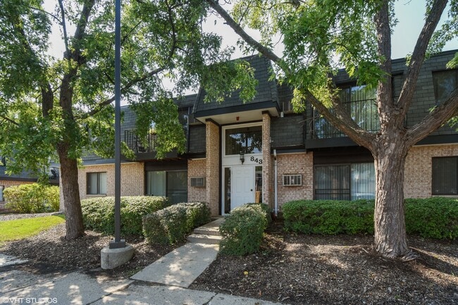 843 Westmoreland Dr, Unit 10