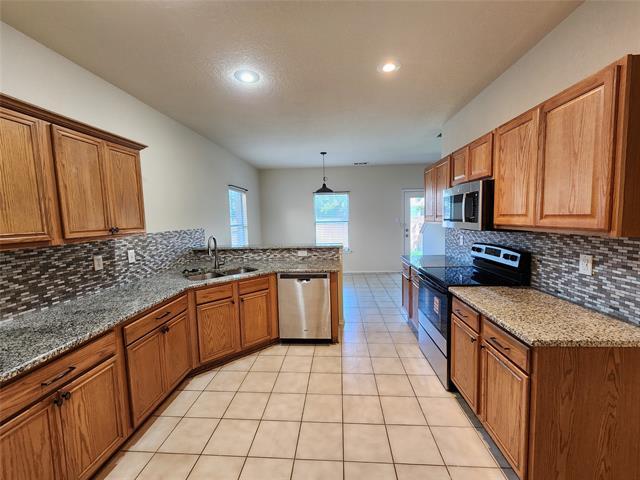 10520 Winding Passage Way in Fort Worth, TX - Building Photo - Building Photo