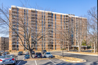 Idylwood Towers in Falls Church, VA - Building Photo - Building Photo