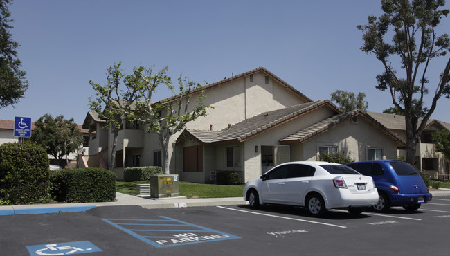 Cactus Grove Apartments in Rialto, CA - Building Photo - Building Photo